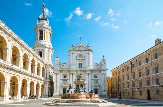  Loreto – Un gioiello spirituale e artistico delle Marche